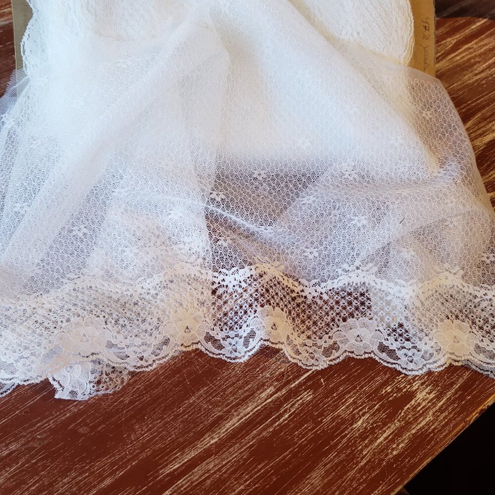 Vintage Leaver lace - 10" Wide x 5 Yards - Diamond, Floral, Scalloped
